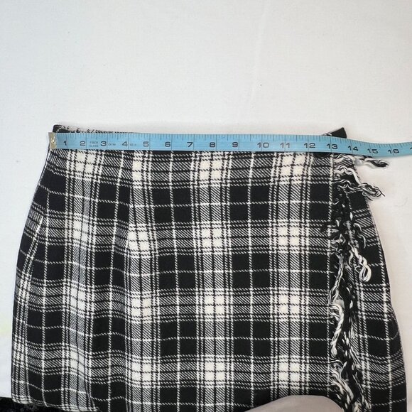 Vintage Cambridge Country Wool Plaid Wrap Skirt FringeTrim Maxi Black White 6P - Picture 3 of 7